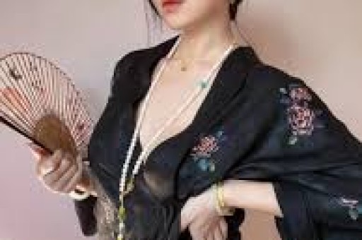 盘点2025年爆火的10位美女网红你认识几个？