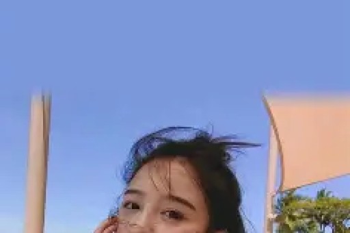 吴佳妮16岁儿子似韩国明星金发高个超帅母子简直像姐弟！
