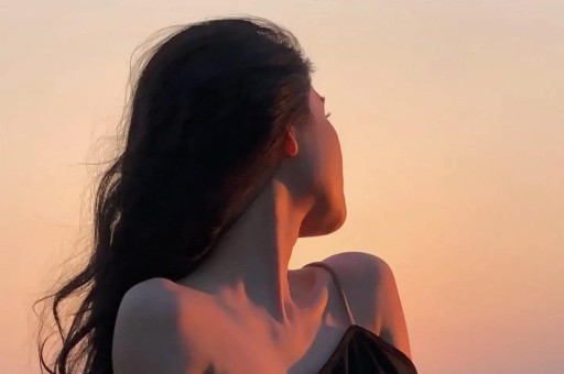 短剧《裁员后我的美女总裁求我复职》疑碰瓷华为小米男主角名为余程冬！抖音：可提交投诉材料平台将核实