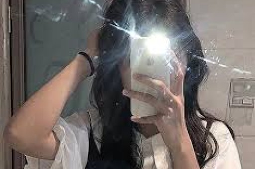 警方通报：500万粉丝网红自导自演、虚构“抓蜈蚣致眼睛失明”事件已被行政处罚并关停账号